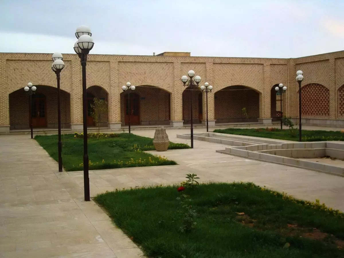 Восточный Азербайджан-Мавзолей Шейха Махмуда Шабестари