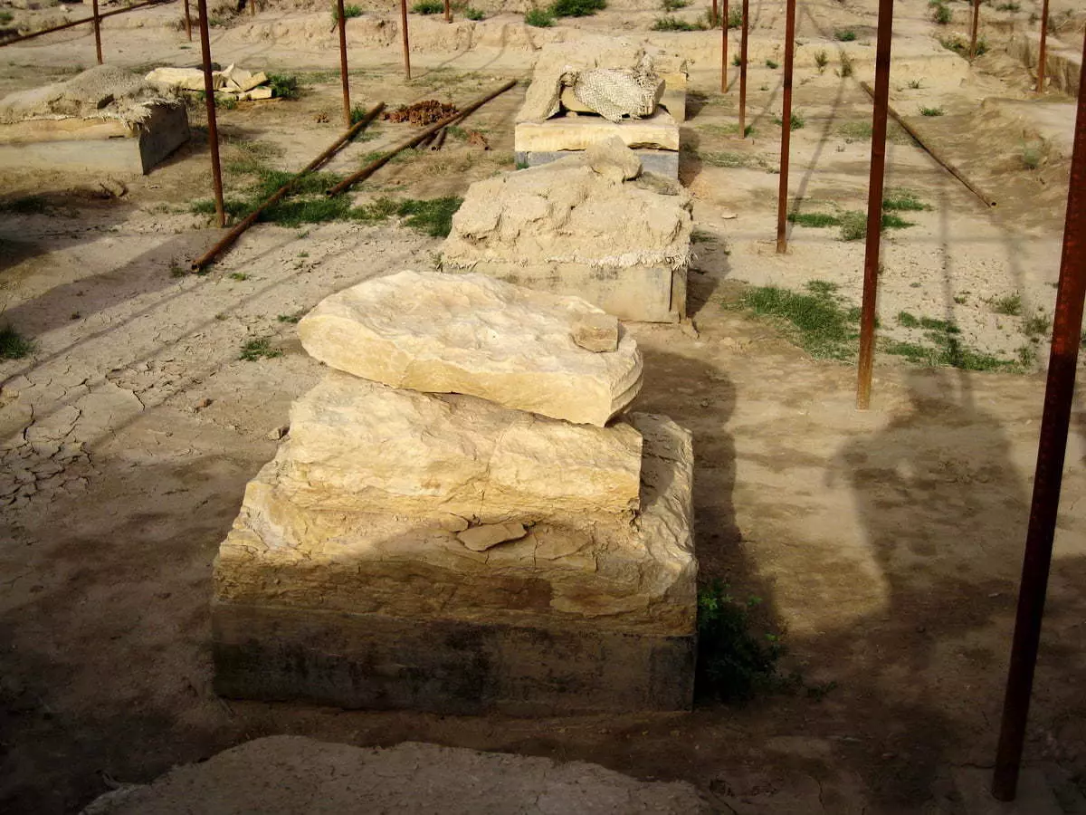 Bushehr-The Achemenide Palace Of Bardak-E Siyah