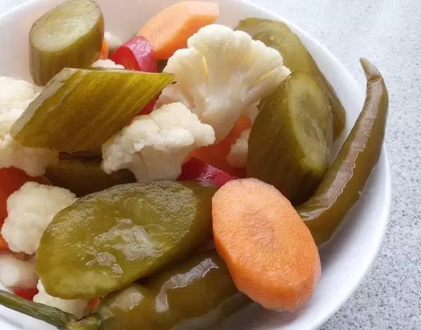 Shur - Glasraí measctha i salann