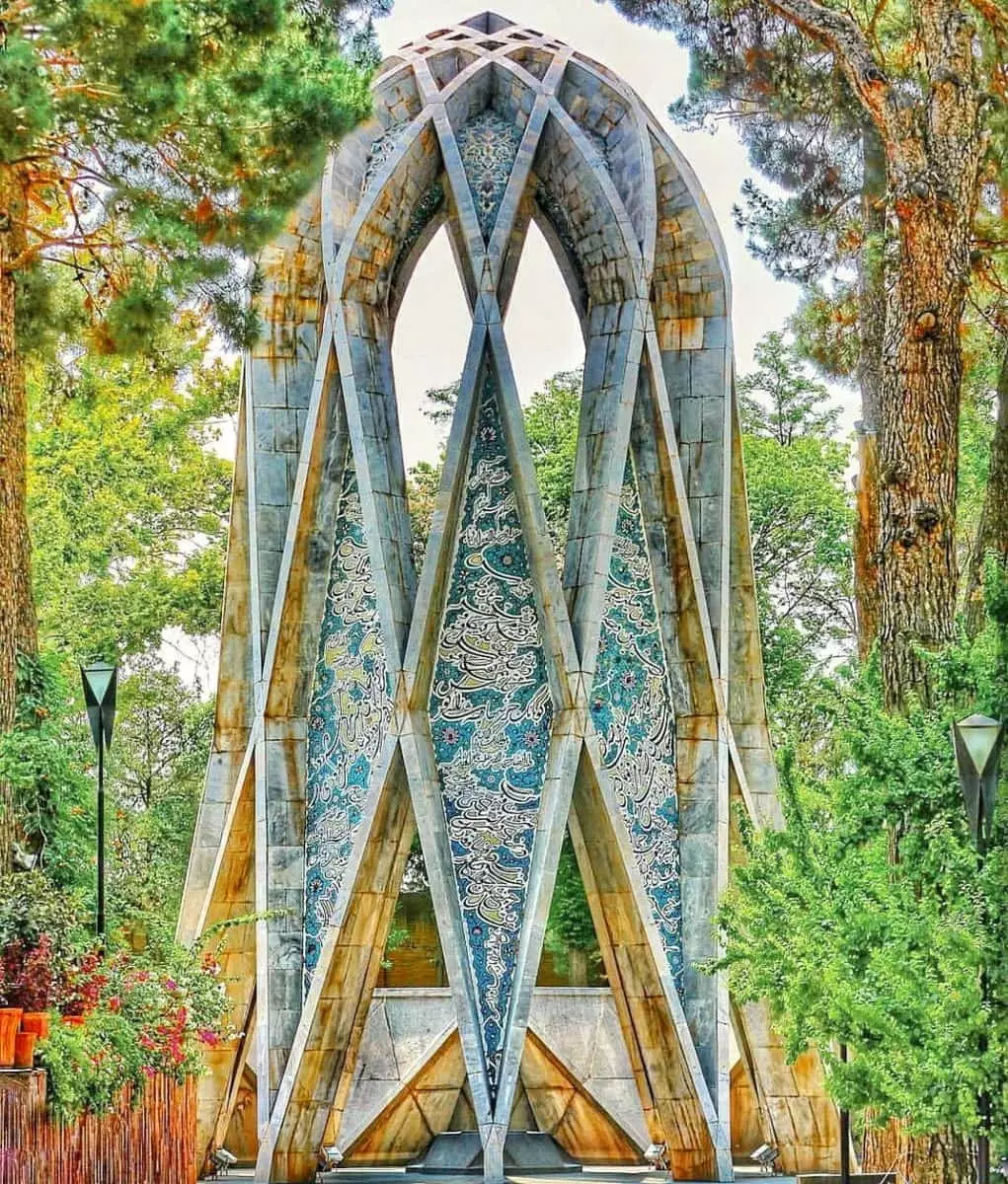 Mashhad-Mausoleo de Khayyam
