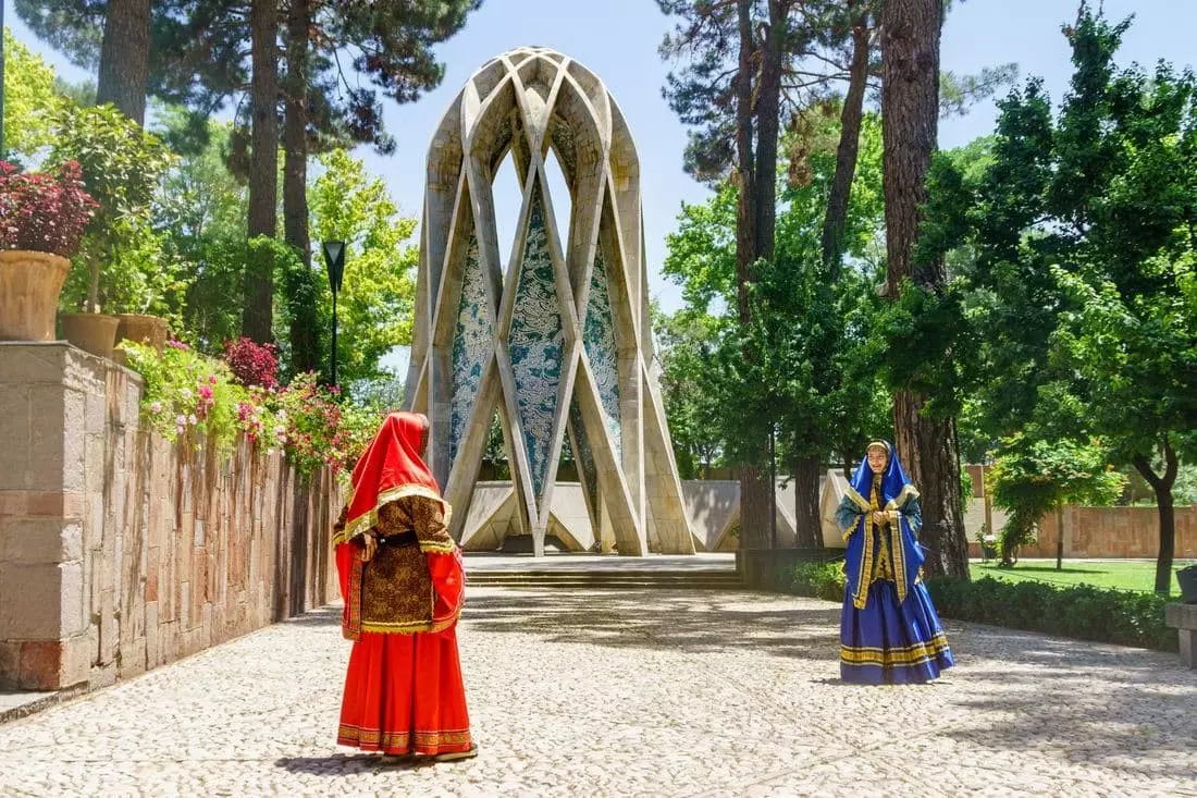 Mashhad-Mausoleo de Khayyam