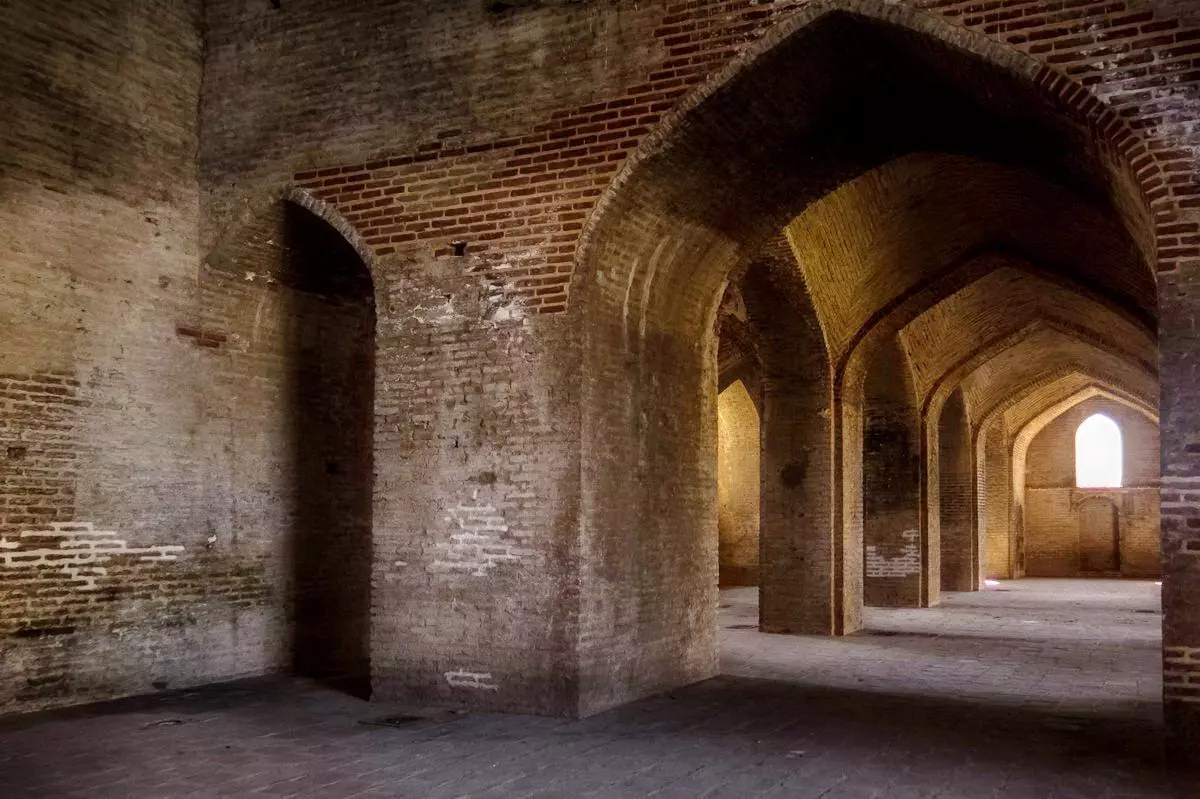 Safavid complex Farah Ābād
