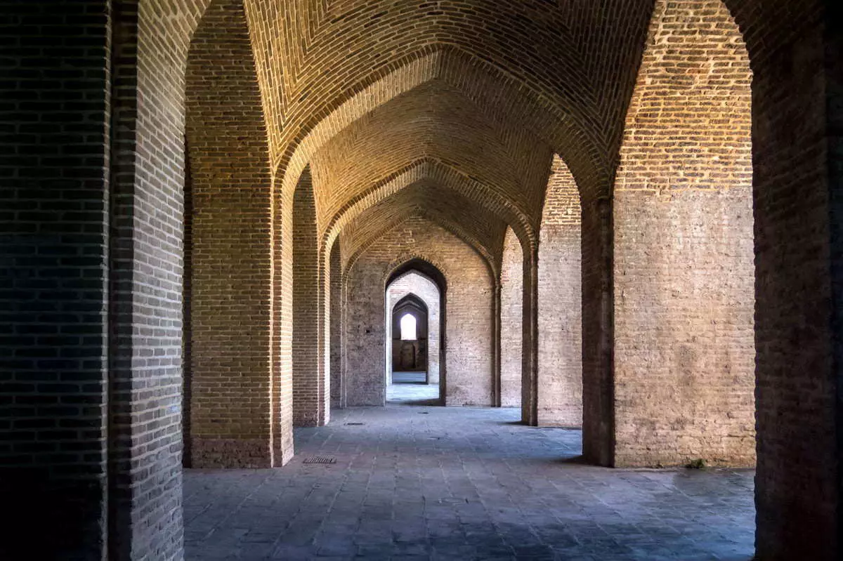 Safavid complex Farah Ābād