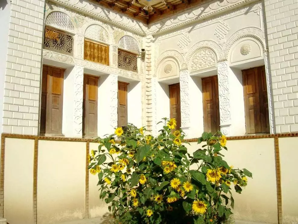 Нима Ойдики хона