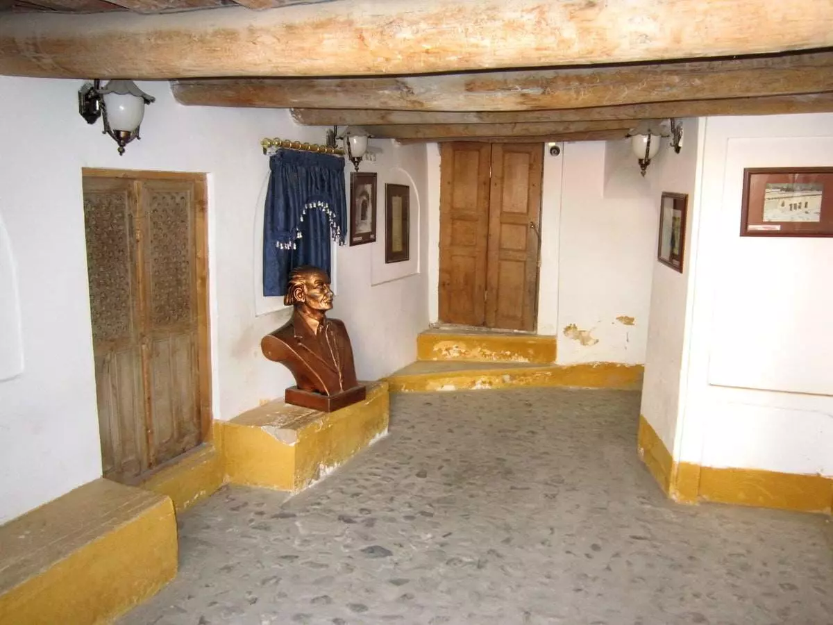 Нима Ойдики хона