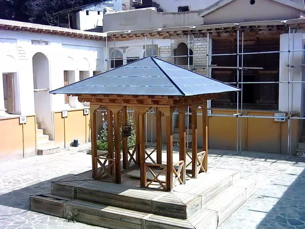 Нима Ойдики хона