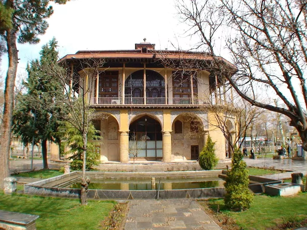 Qazvin-Palace Chehel Sotun of Qazvin (Kolah Farangi)