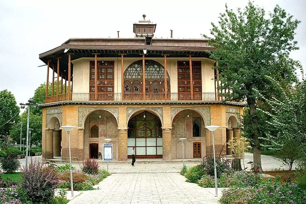 Qazvin-Palace Chehel Sotun of Qazvin (Kolah Farangi)