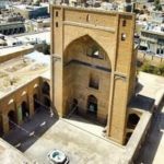 Masjid-e-Jamé (המסגד הגדול) של העיר סמנאן Masjid-e-Jamé (המסגד הגדול) של העיר סמנאן