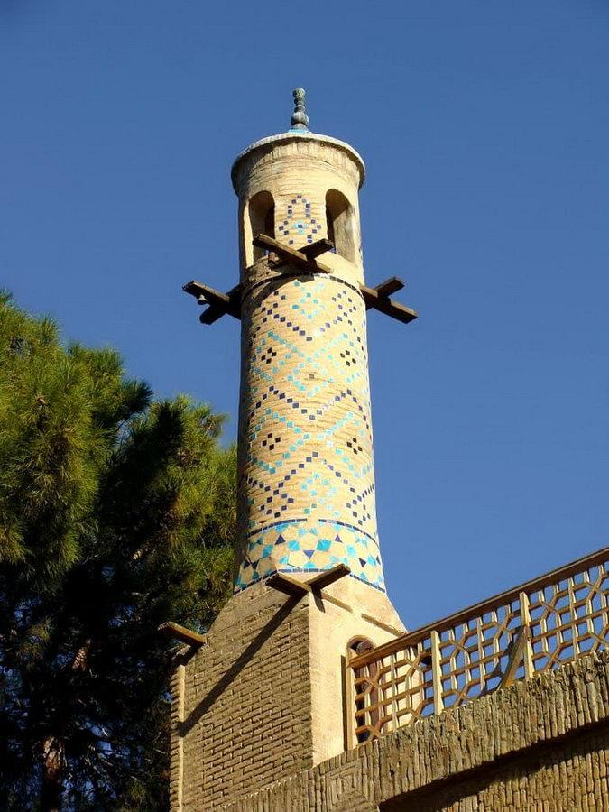 Esfahan - Menar Jonban