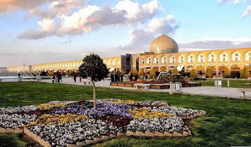 Esfahan-Meydane-E Emam - Naghsh-E Jahan