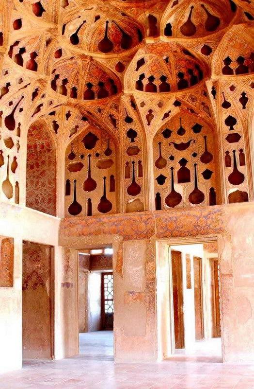 Esfahan- Palazzo Ali Qapu (ghapoo)