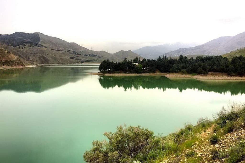 Tehran-Lago della diga Latian