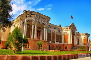 Khoy Municipal Palace
