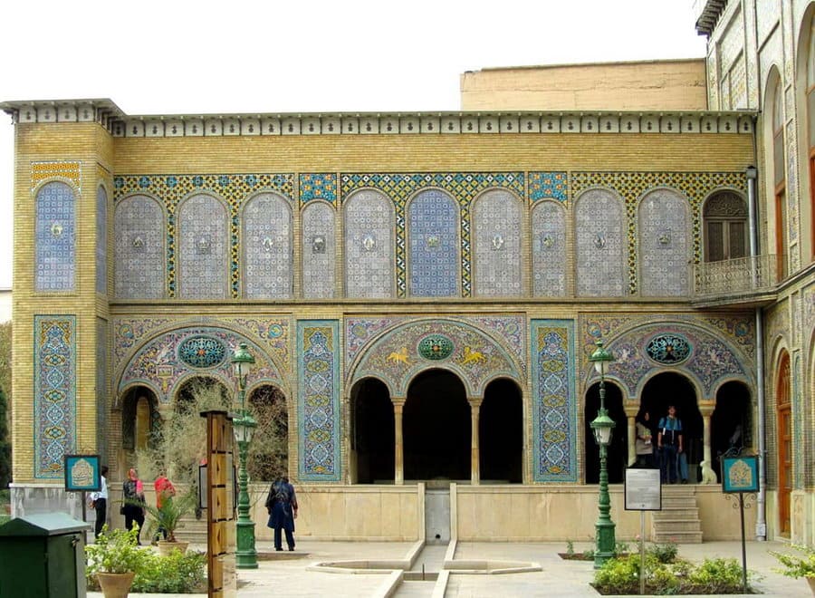 Tehran-Khalvat-KarimKhani-Hozkhane