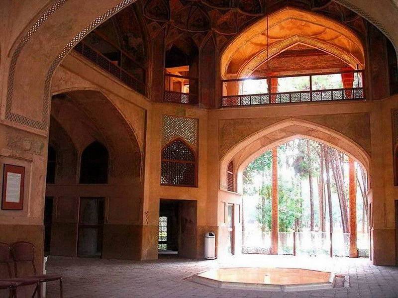 Esfahan-Hasht Behesht