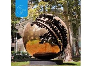 Rinasce la "Sfera" di Arnaldo Pomodoro